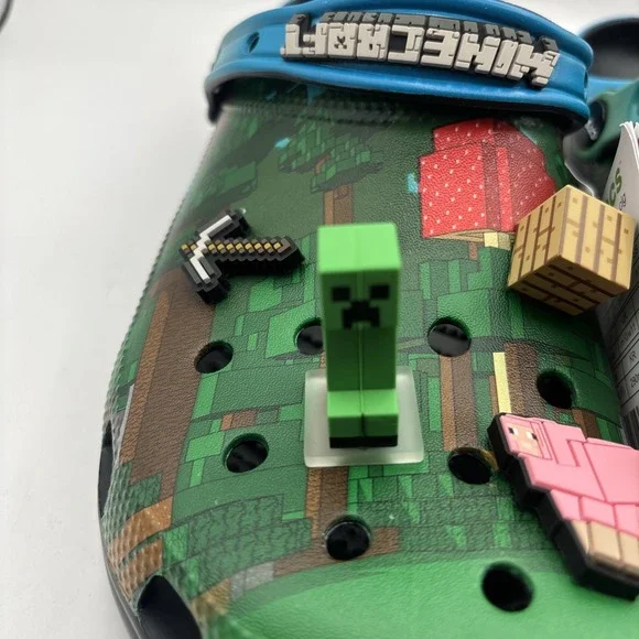 Crocs x MinecraftcClassic Clog 210829-90H - M10/W12‎ - Picture 8 of 10